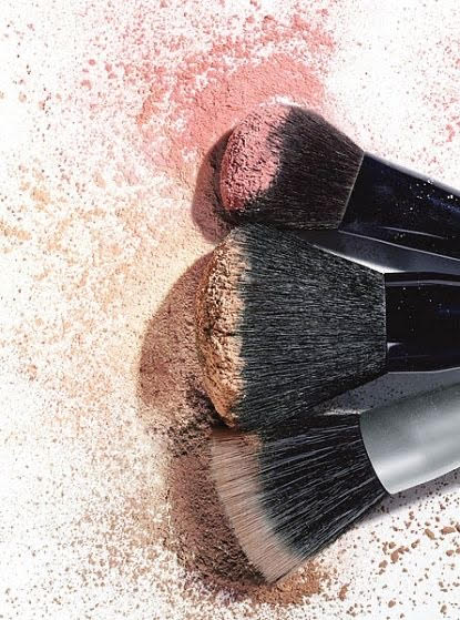 What products do makeup artists use?